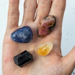 Anxiety Relief Crystal Set – 4 Healing Stones With Description Guide And Pouch(Crystal Energy Set Anxiety) 5 Anxiety Relief Crystal Set – 4 Healing Stones With Description Guide And Pouch(Crystal Energy Set Anxiety) -Djuna Jewelry Store crystal kit anxiety 2